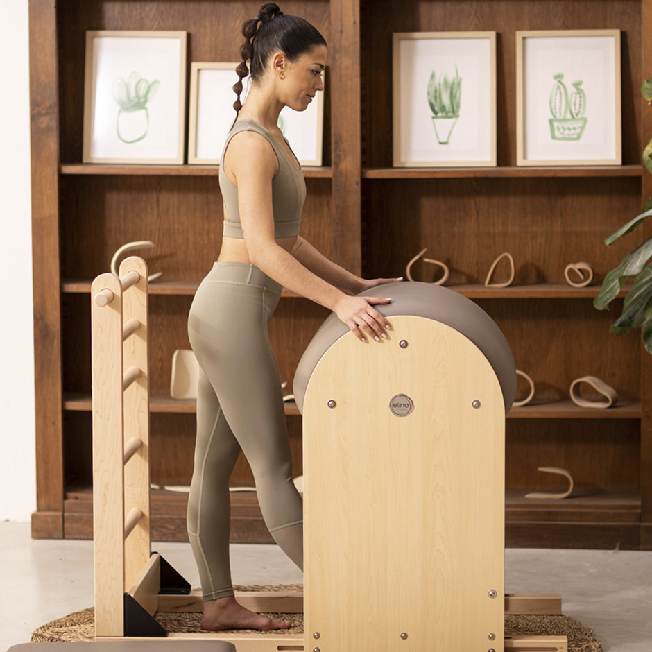 pilates-ladder-barrel-elite-avec-base-en-bois-(4)